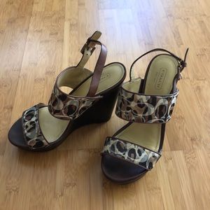 Coach platform wedges